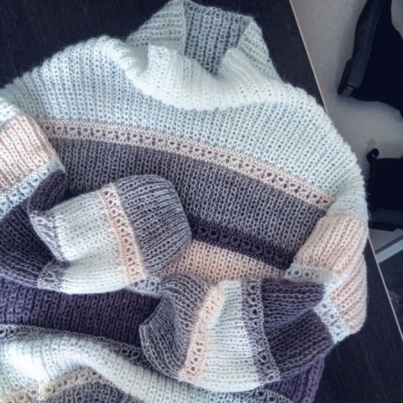 SWEATERS - Picture 6 of 6